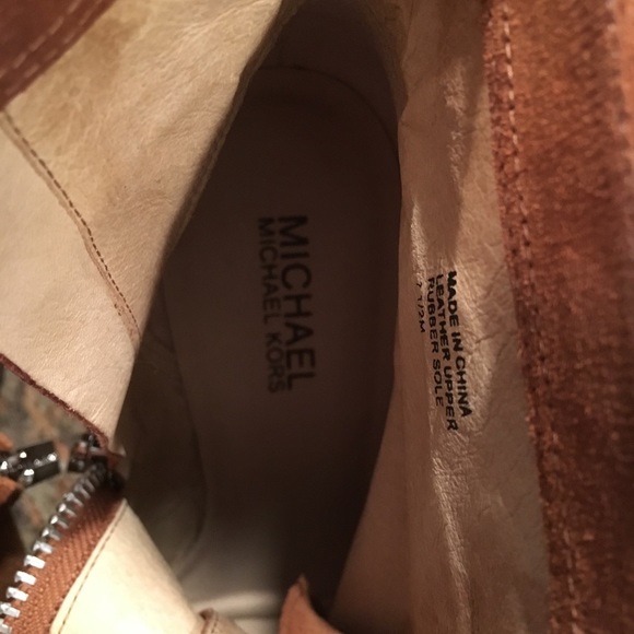 New Michael Kors Suede Wedge Booties Size 71/2 - Picture 3 of 4